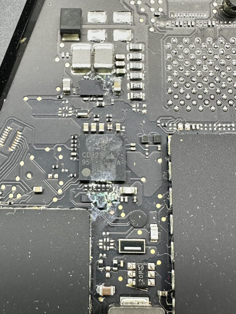 Oxidação na placa lógica